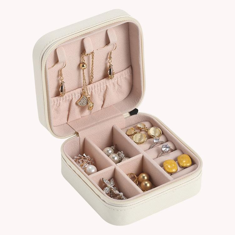 PORTABLE JEWELRY ORGANIZER